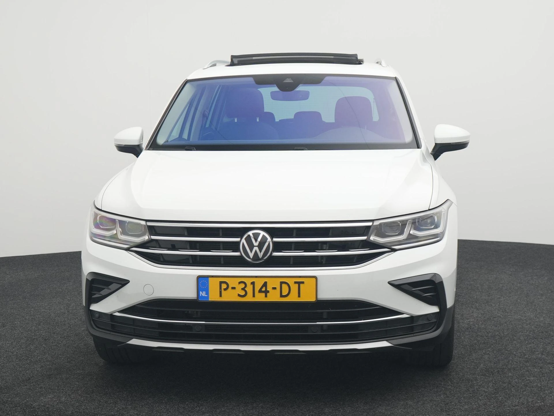Volkswagen-Tiguan-image-2