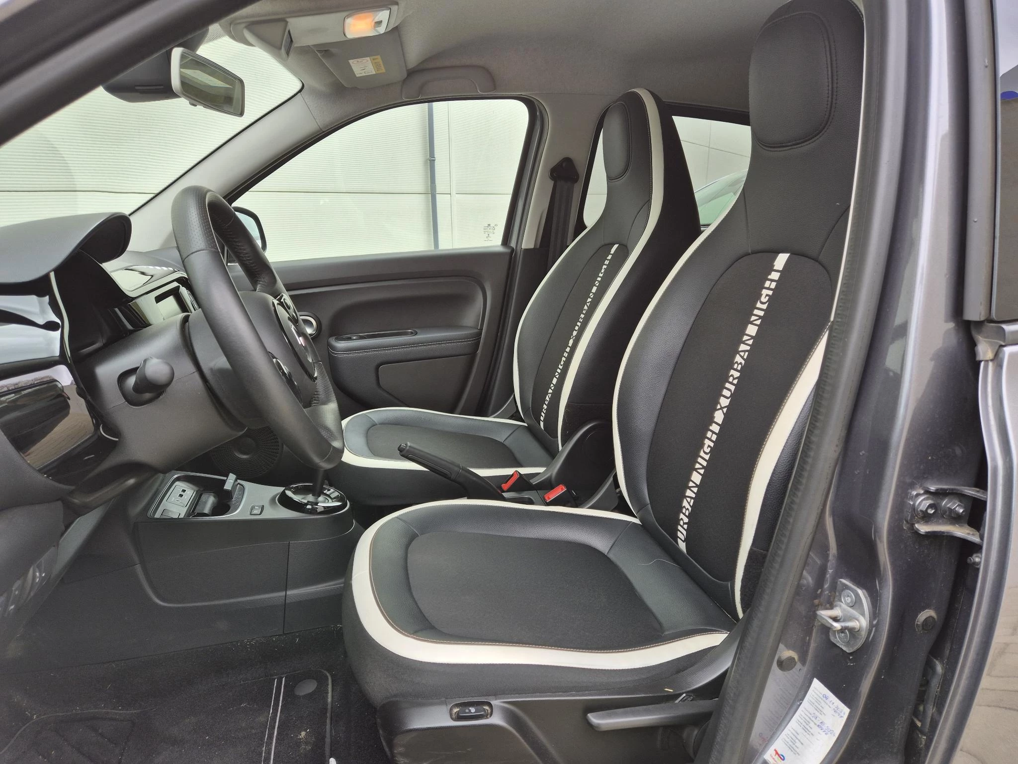 Renault-Twingo-image-8