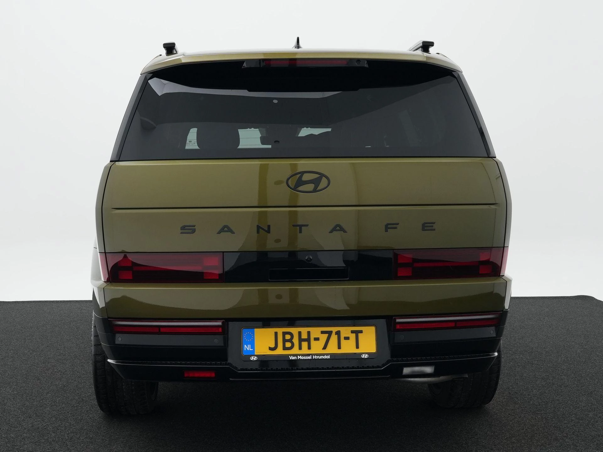 Hyundai-Santa Fe-image-4