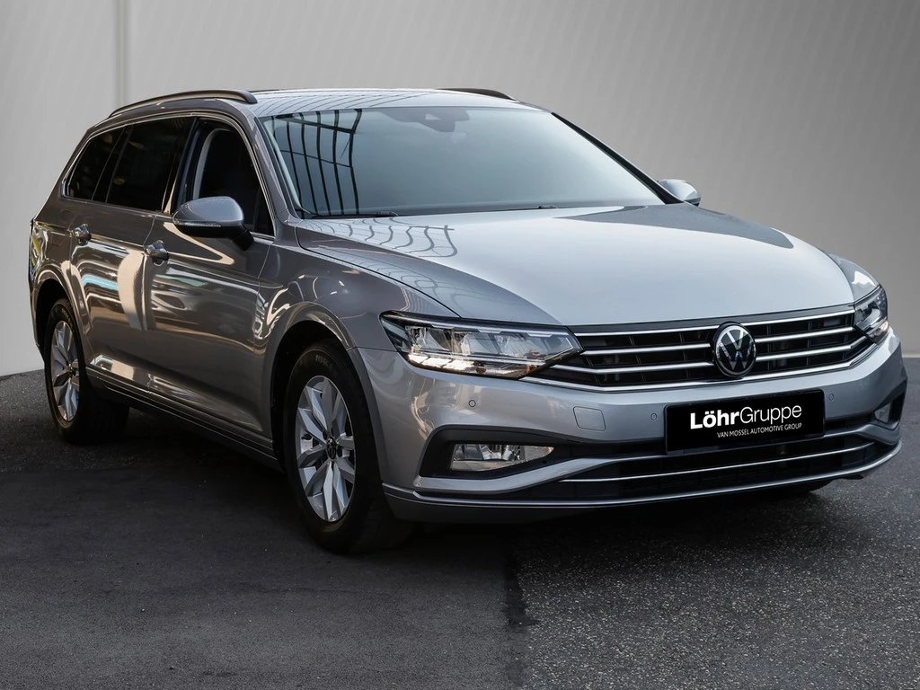 Volkswagen-Passat-image-2