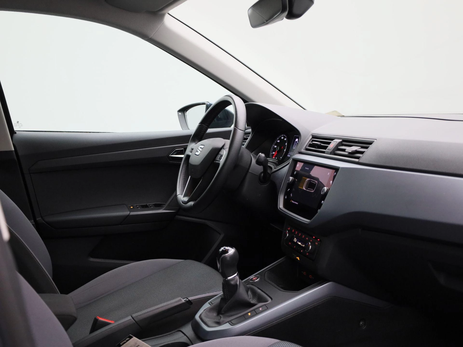 SEAT-Arona-image-30