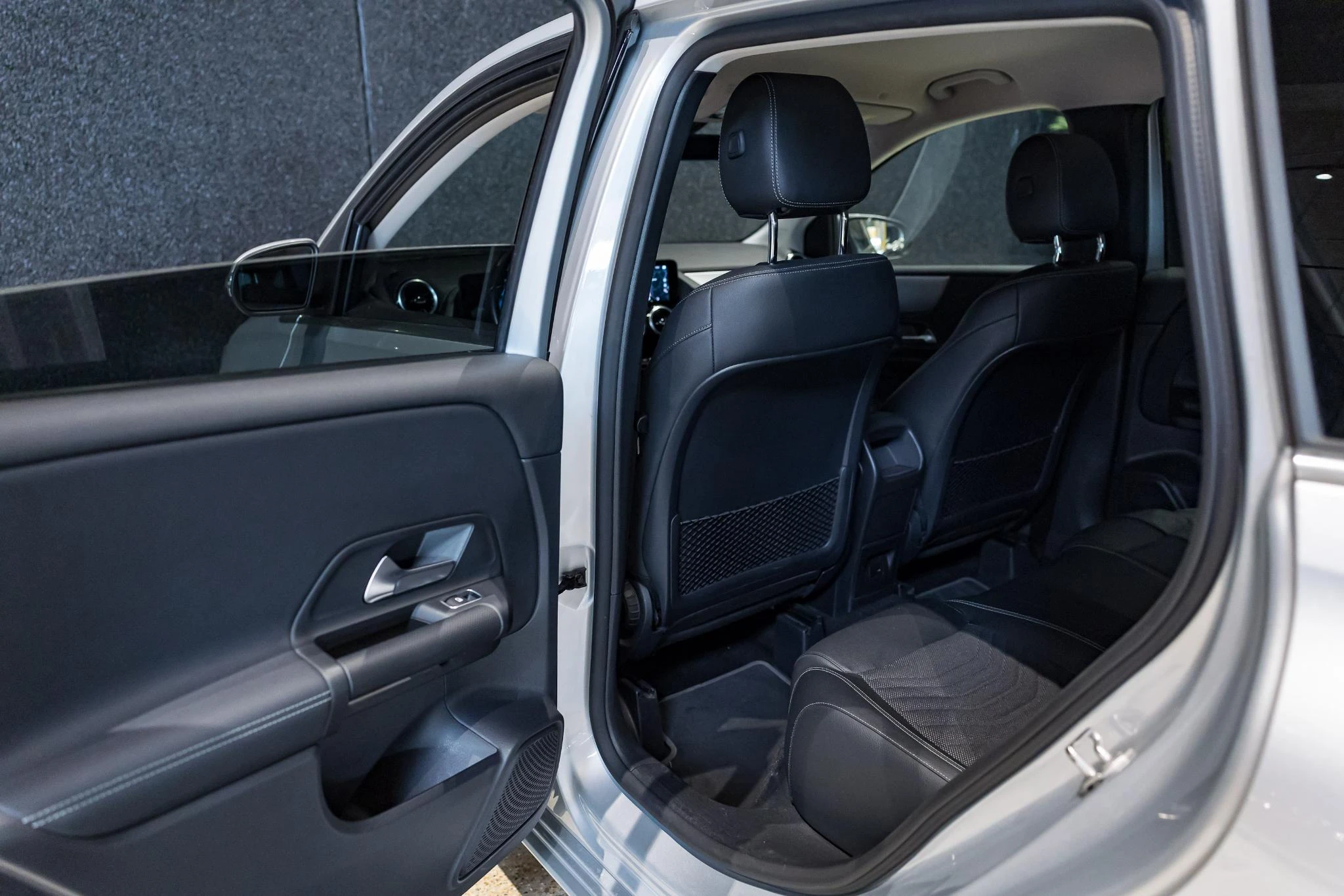 Mercedes-Benz-B-Klasse-image-10
