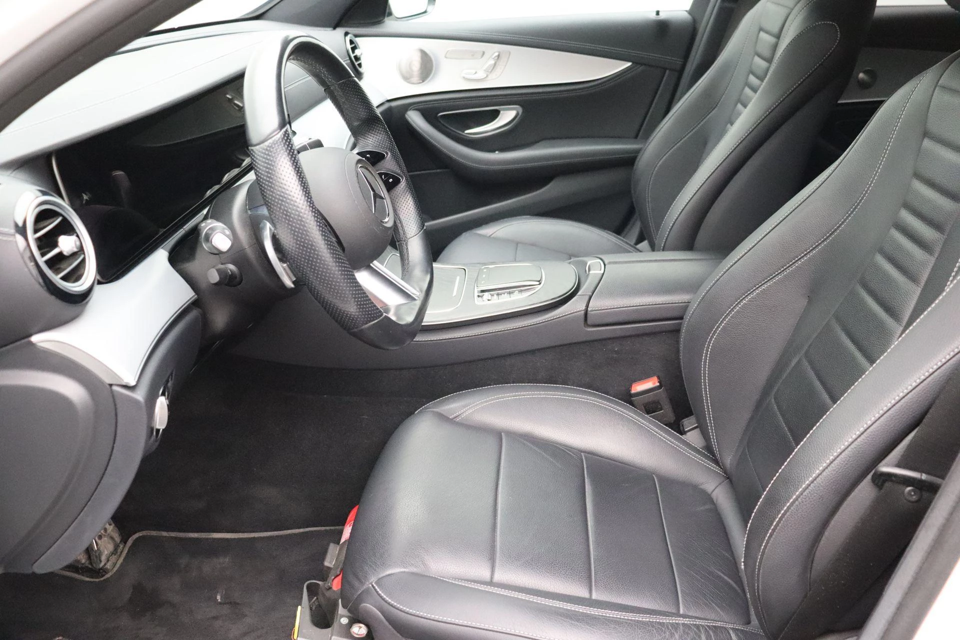 Mercedes-Benz Classe E 300 e Estate AMG LINE + LEDER + PANO DAK + BURMESTER + SURROUND VIEW +