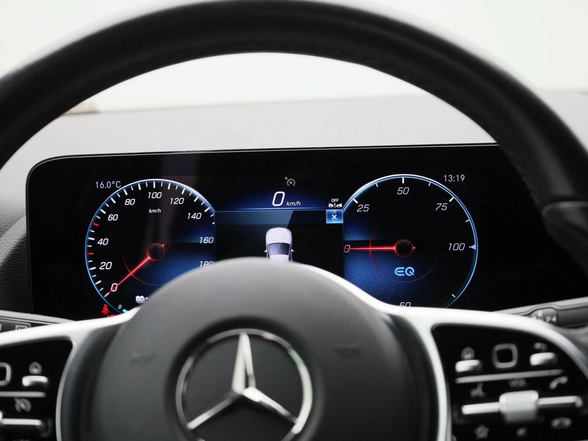 Mercedes-Benz-EQA-image-9