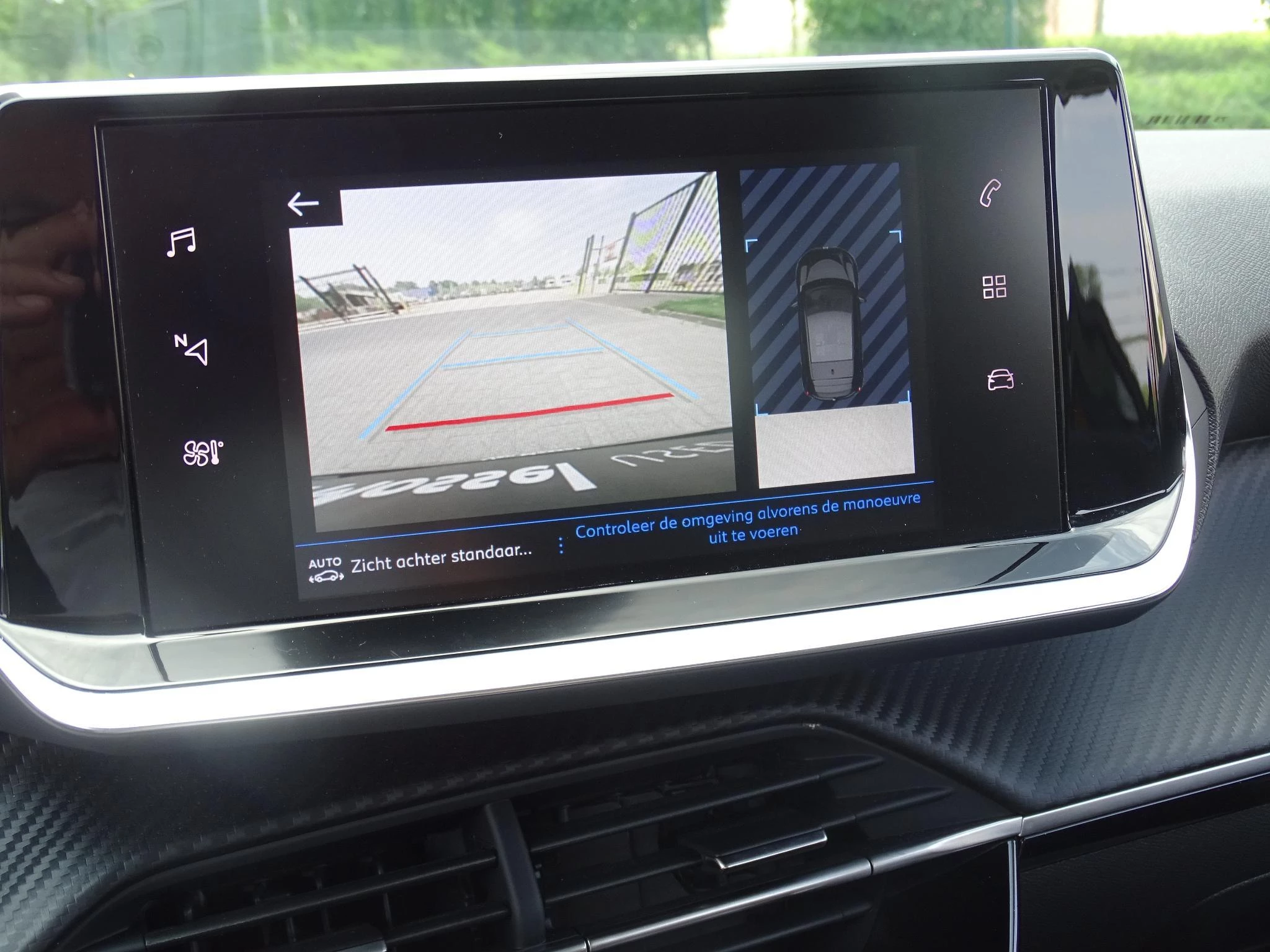 Peugeot-208-image-19