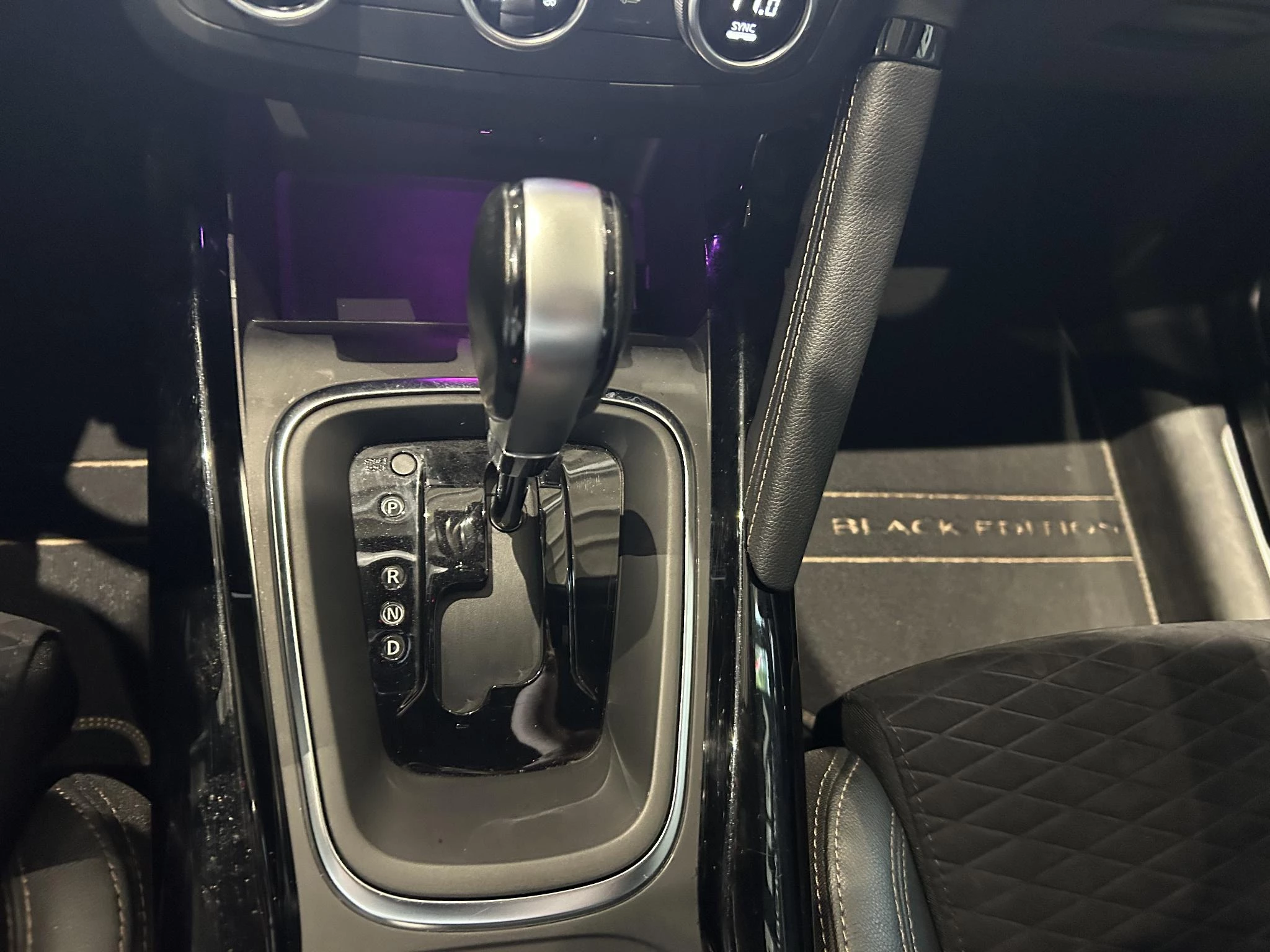 Renault Kadjar TCe 140 EDC GPF Black Edition