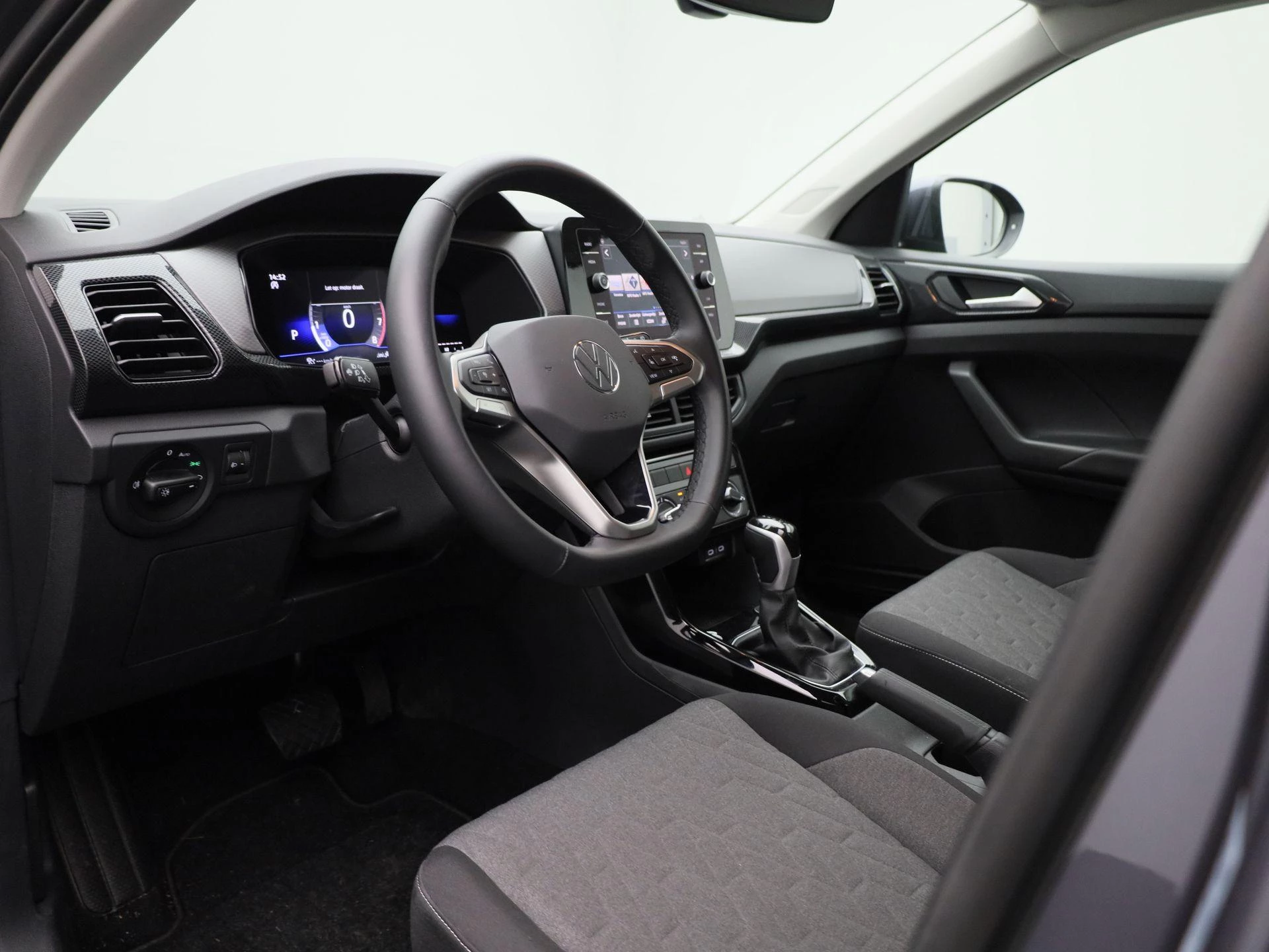 Volkswagen-T-Cross-image-31
