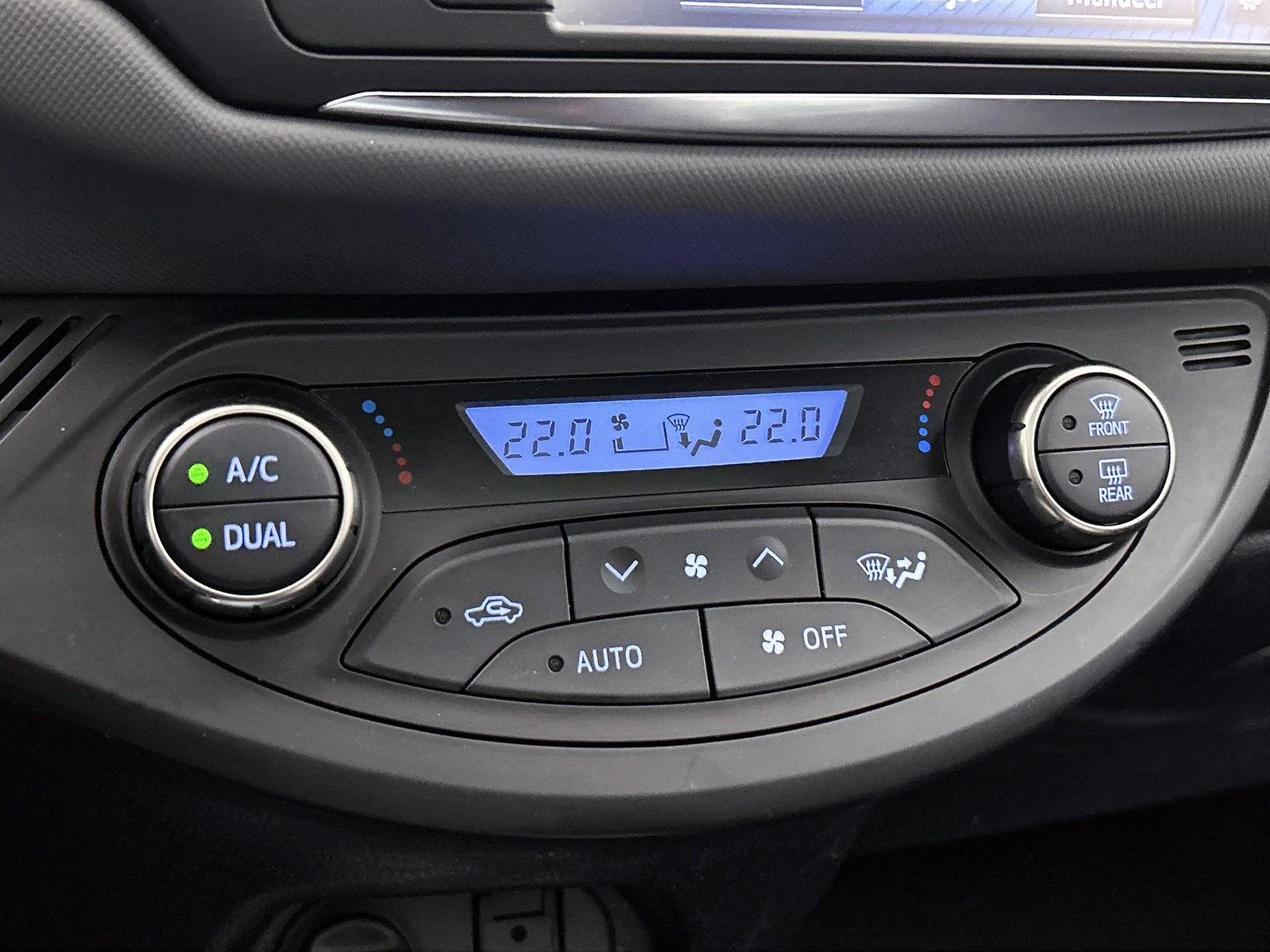 Toyota-Yaris-image-23