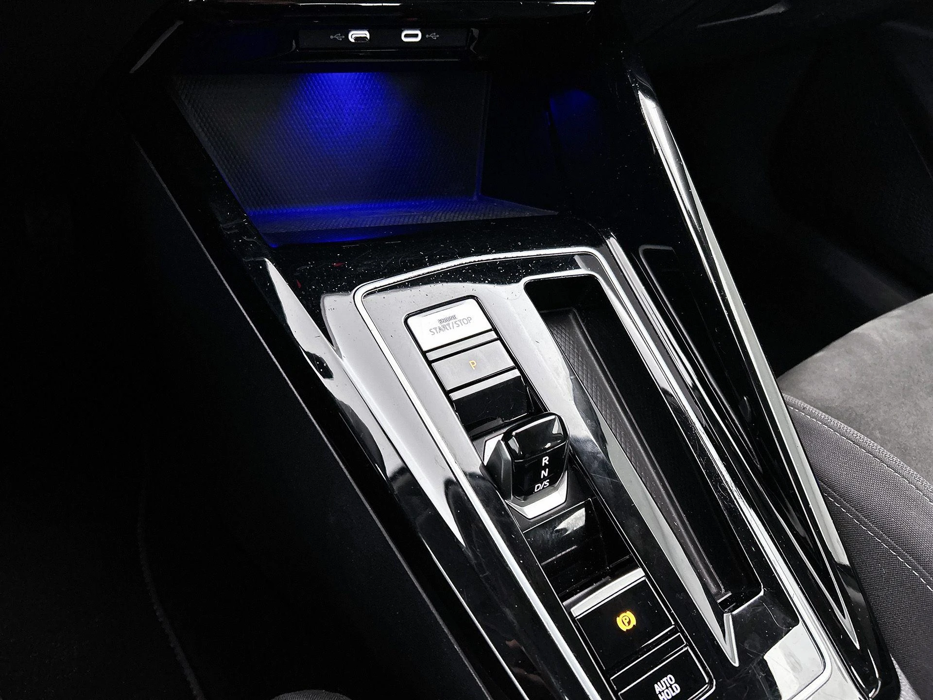 Volkswagen-Golf-image-9