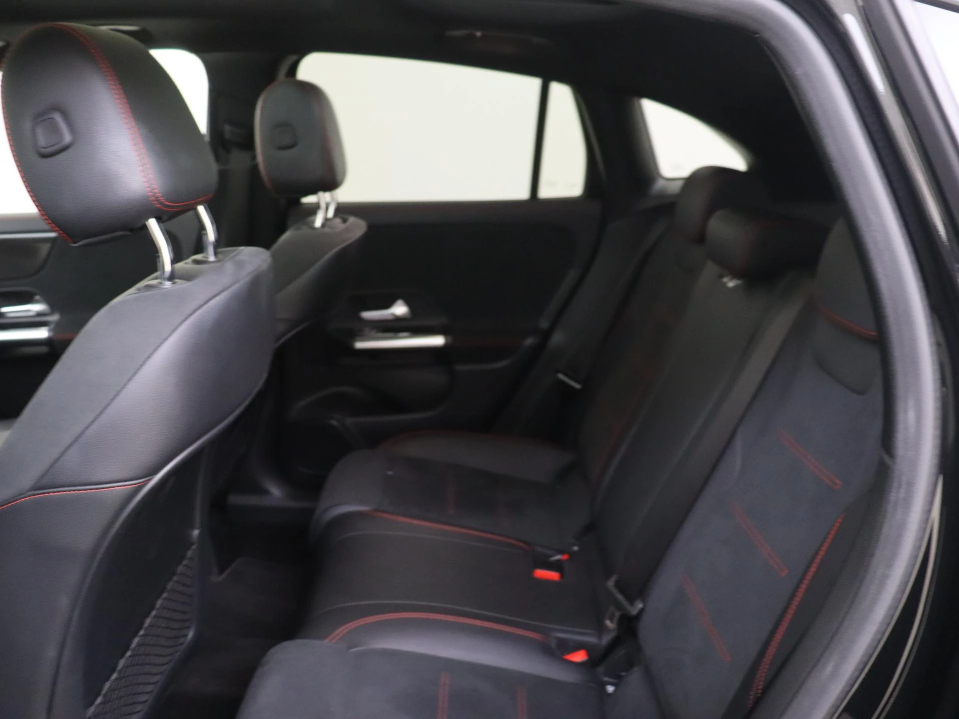Mercedes-Benz-GLA-image-6