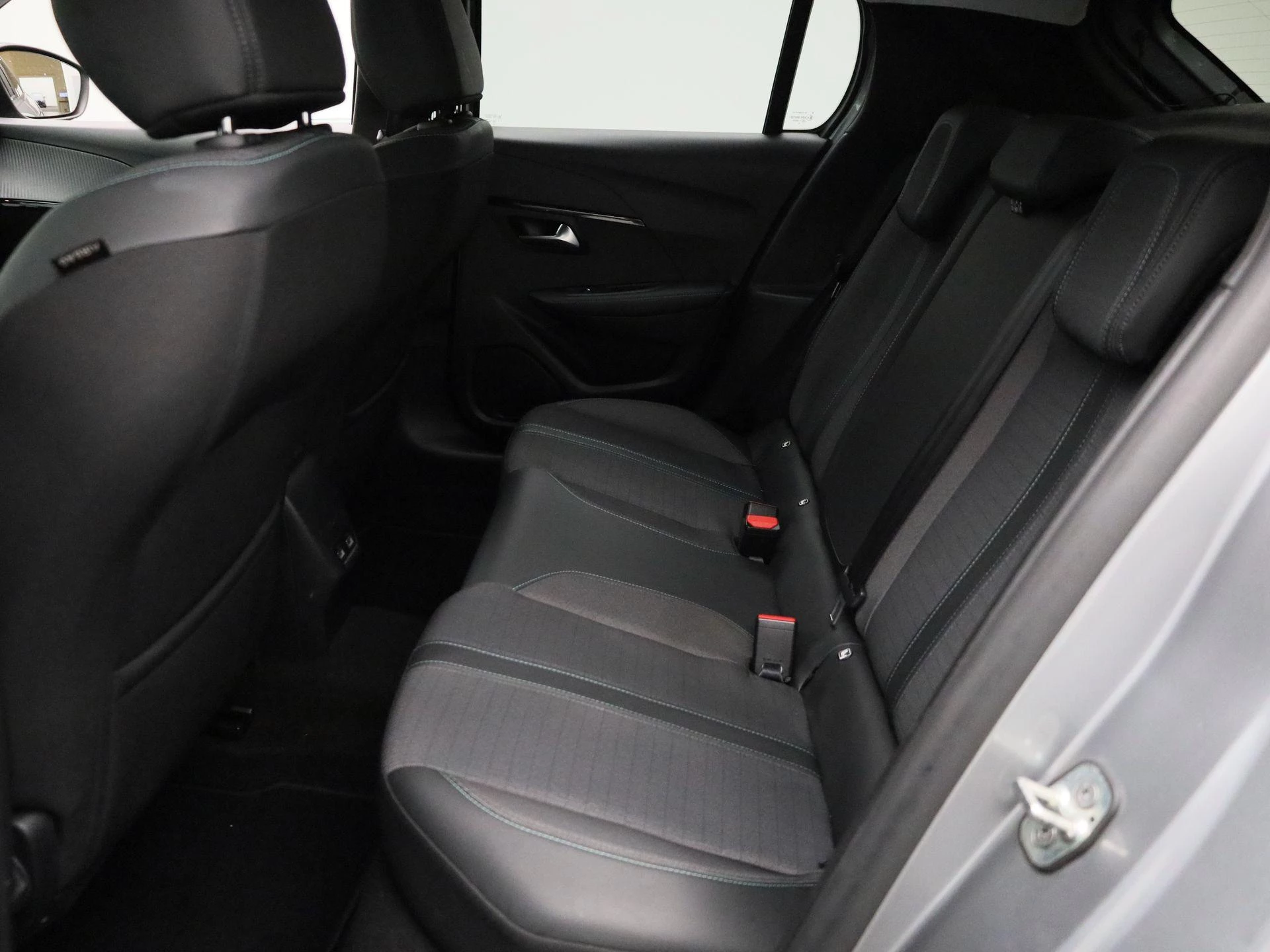Peugeot-208-image-11