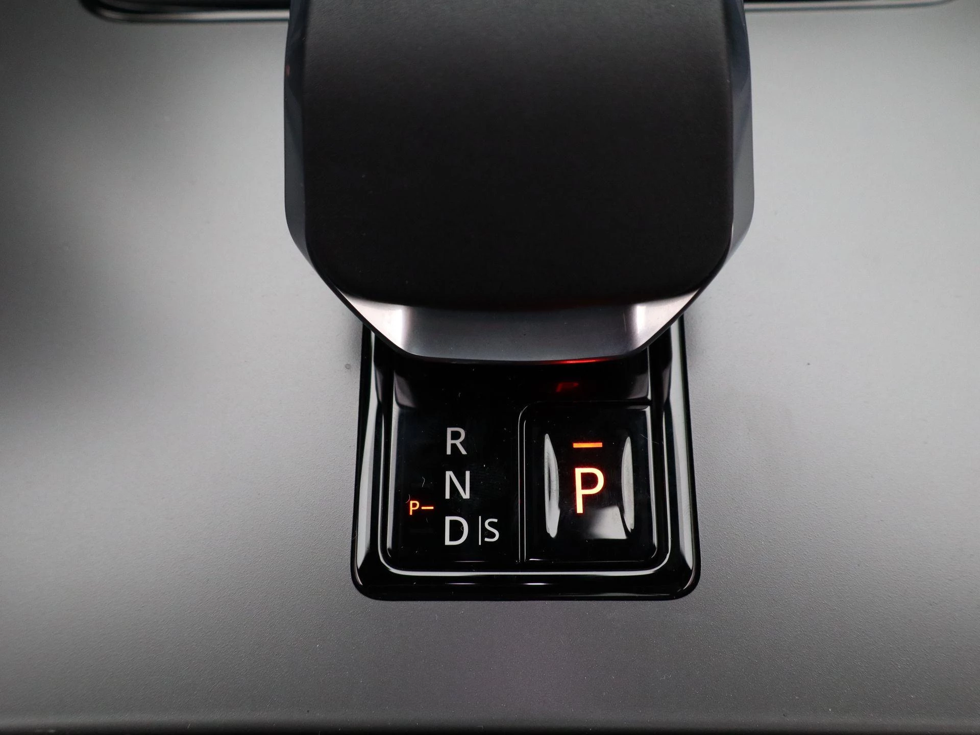 Land Rover-Discovery Sport-image-21