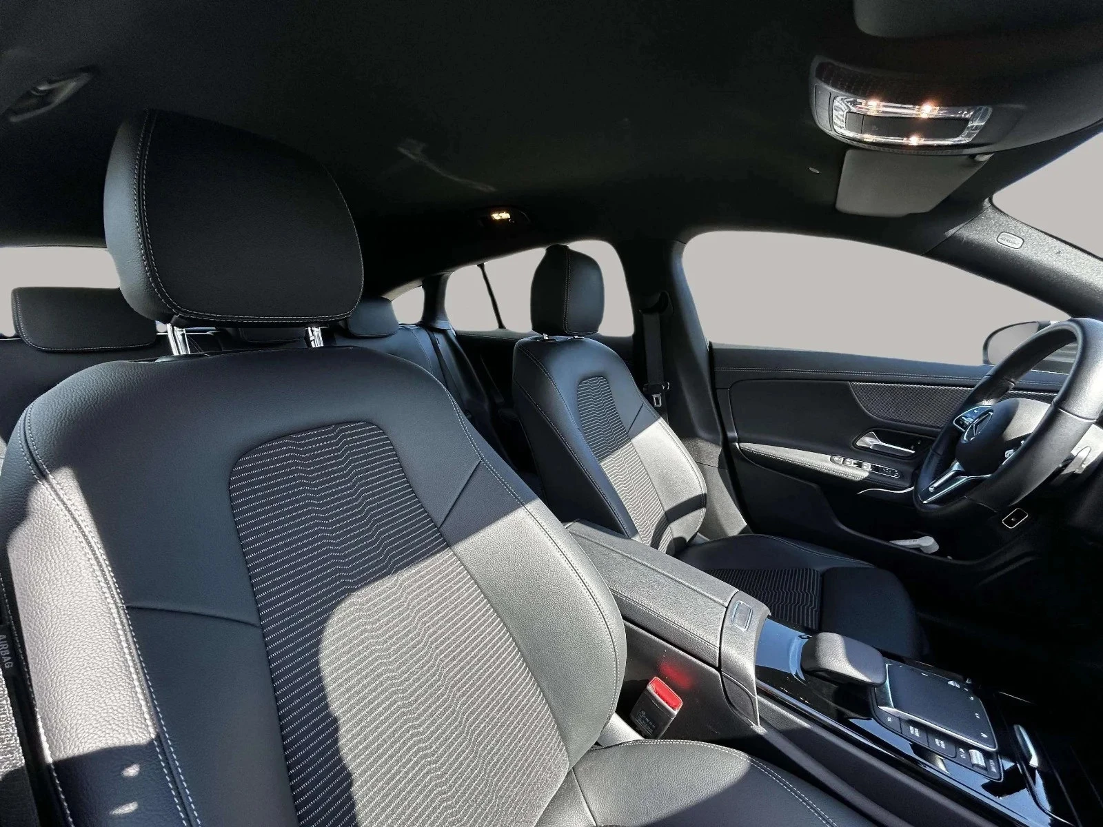 Mercedes-Benz-CLA-image-16