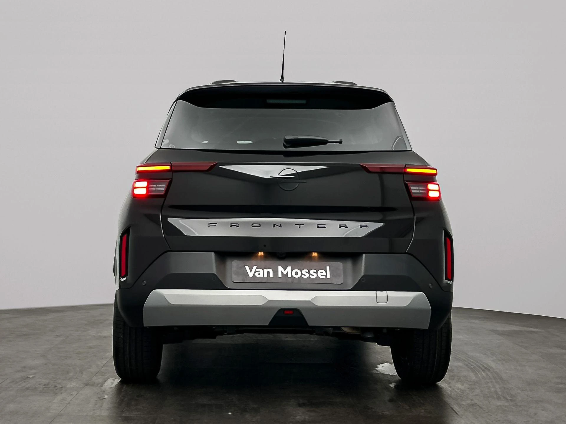 Opel-Frontera-image-4