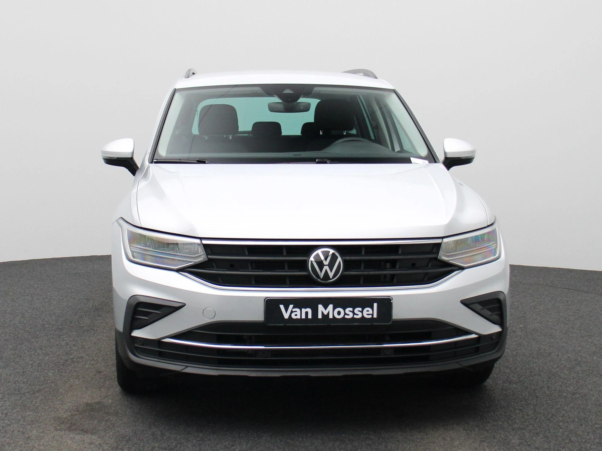 Volkswagen-Tiguan-image-2