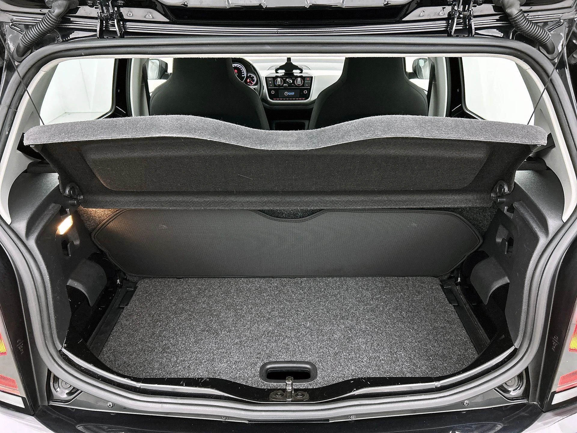 Volkswagen-up!-image-23