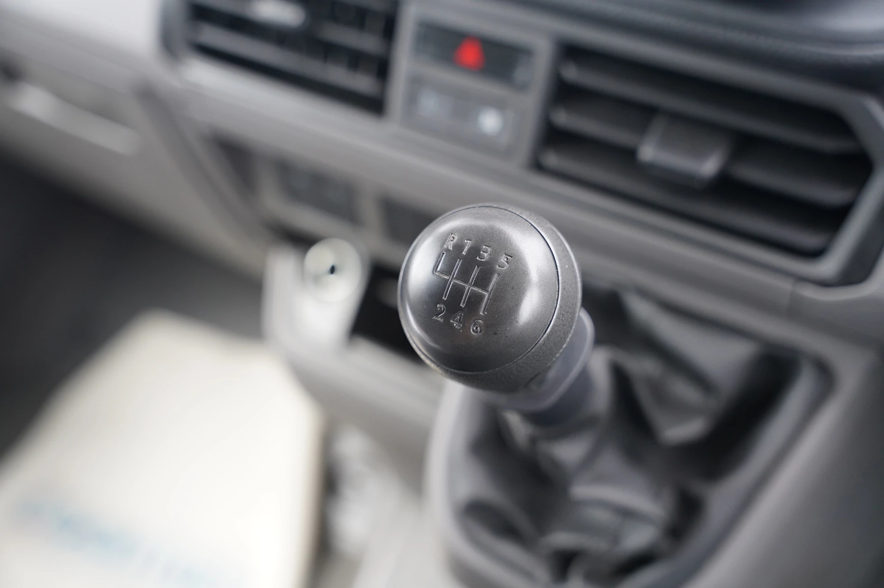 Volkswagen-Crafter-image-21
