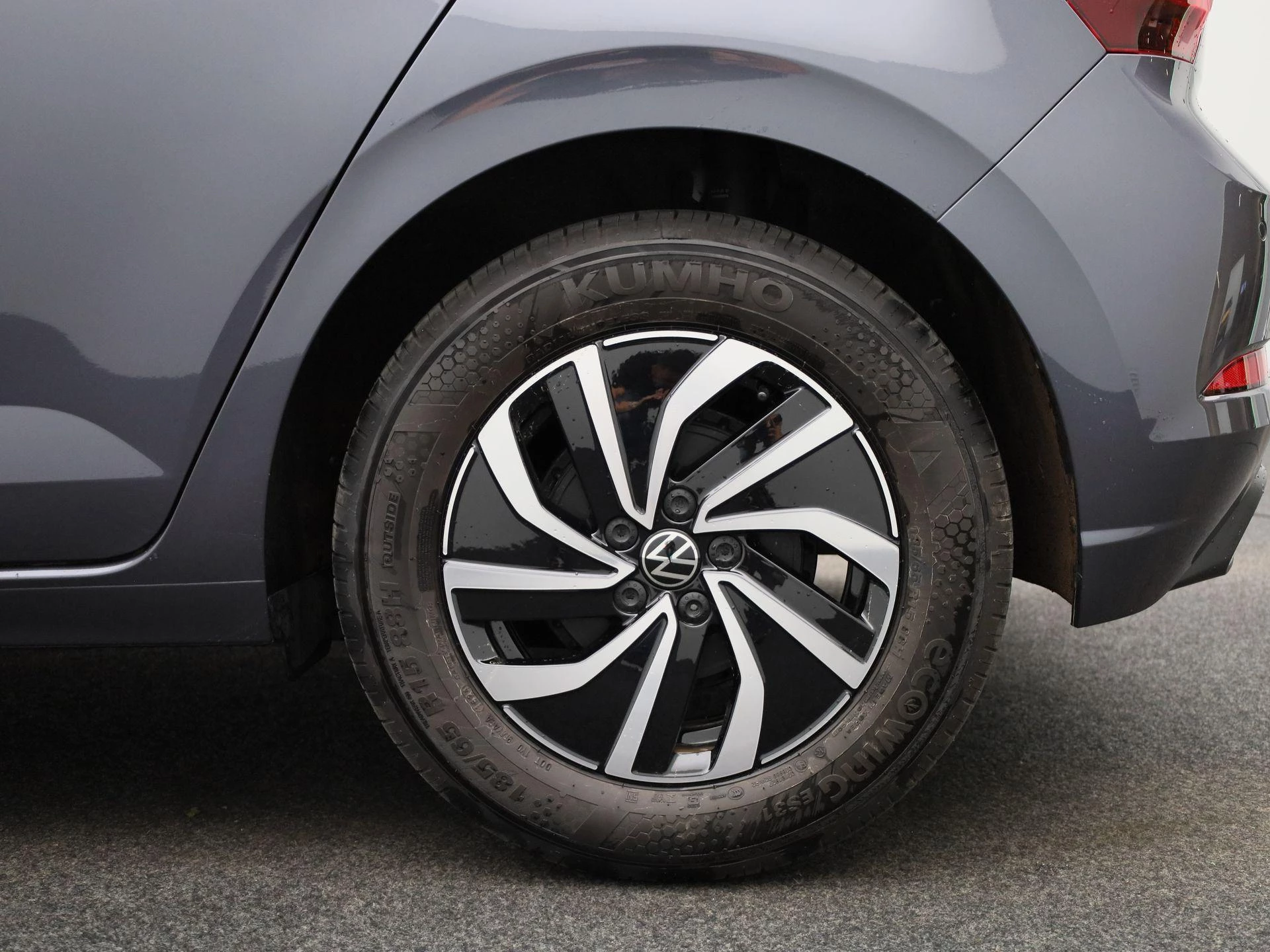 Volkswagen-Polo-image-12
