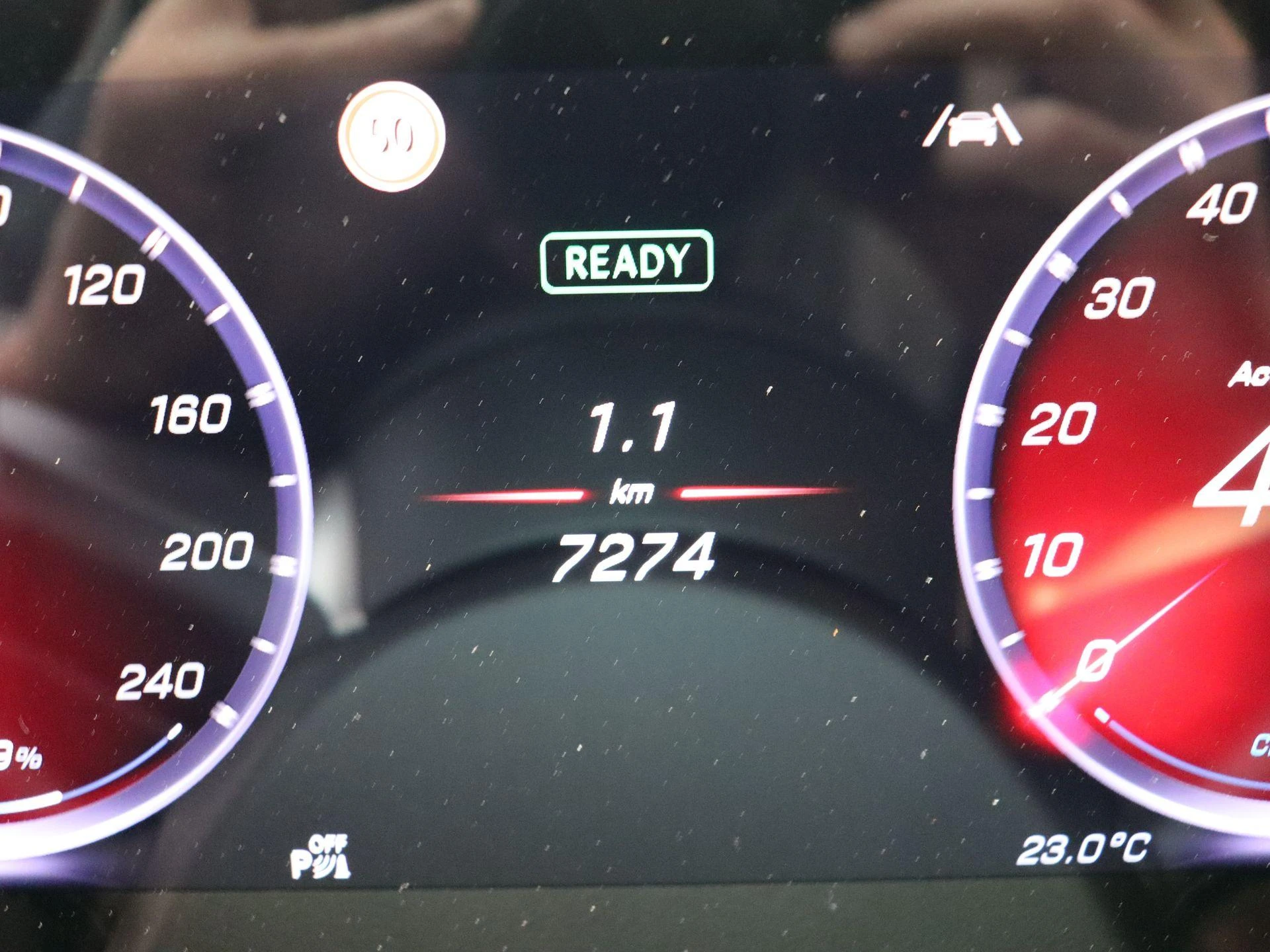 Mercedes-Benz-CLA-image-12