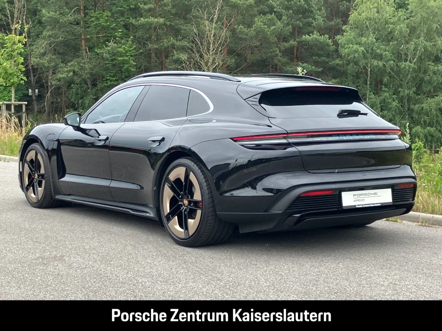 Porsche Taycan 4S Sport Turismo Burmester Surround-View -