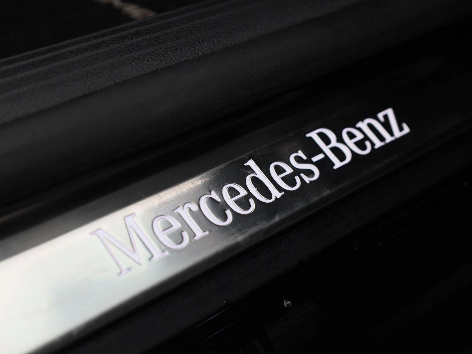 Mercedes-Benz-EQE-image-39