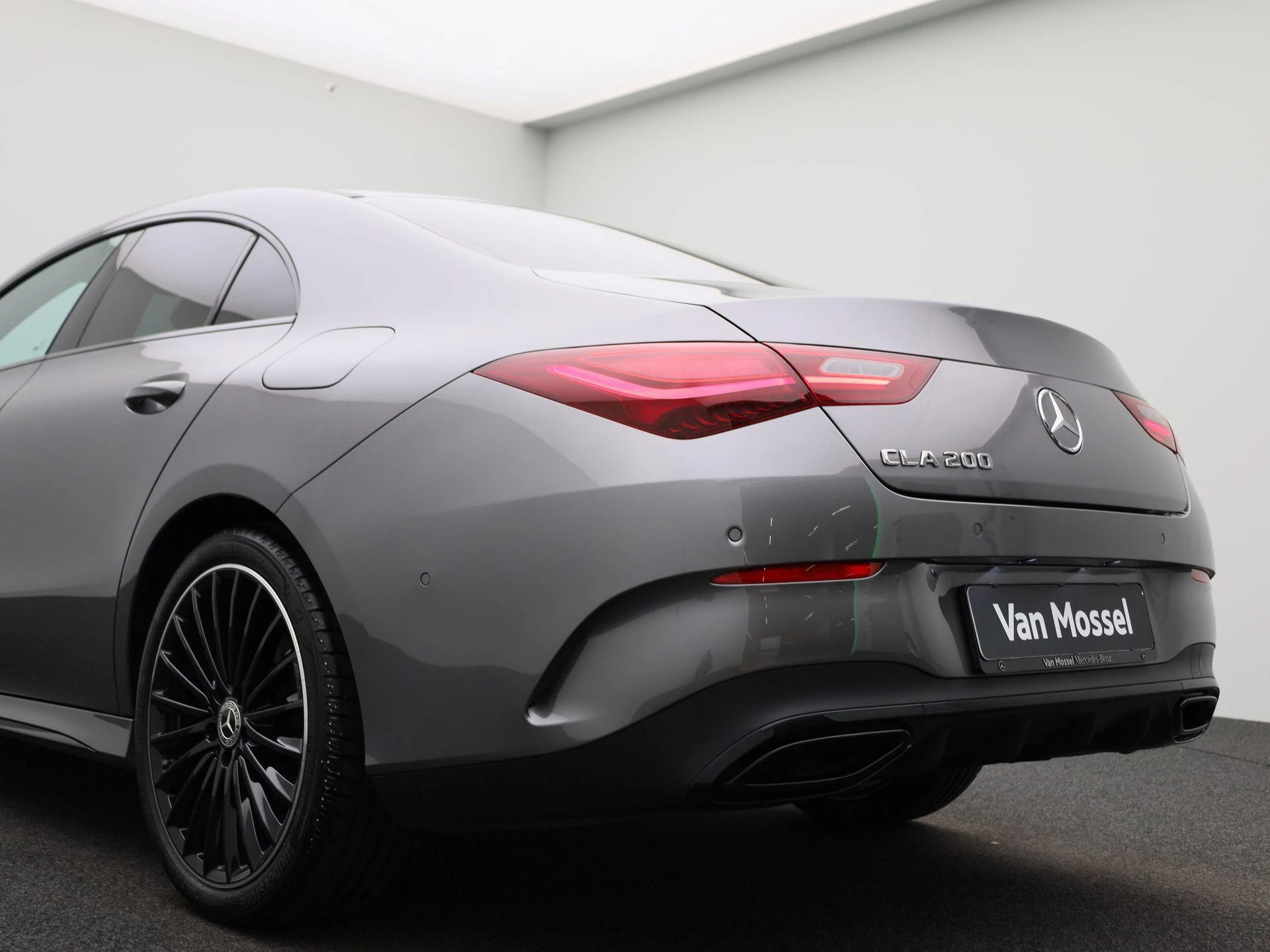 Mercedes-Benz-CLA-image-44