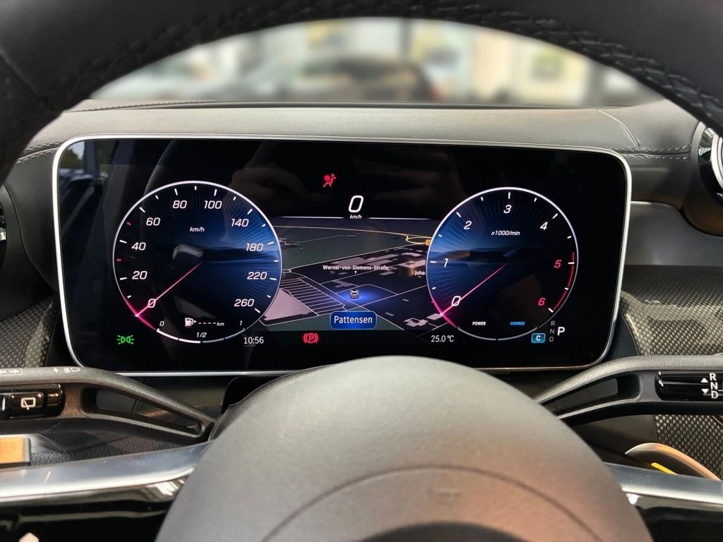 Mercedes-Benz-GLC 300 d-image-6