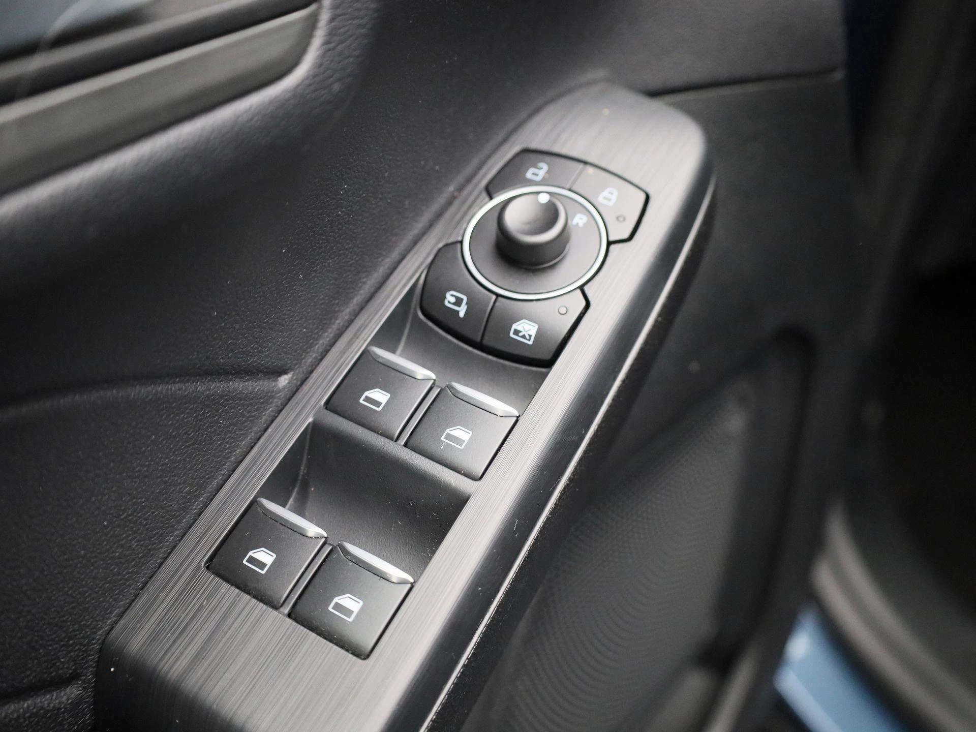 Ford-Kuga-image-30