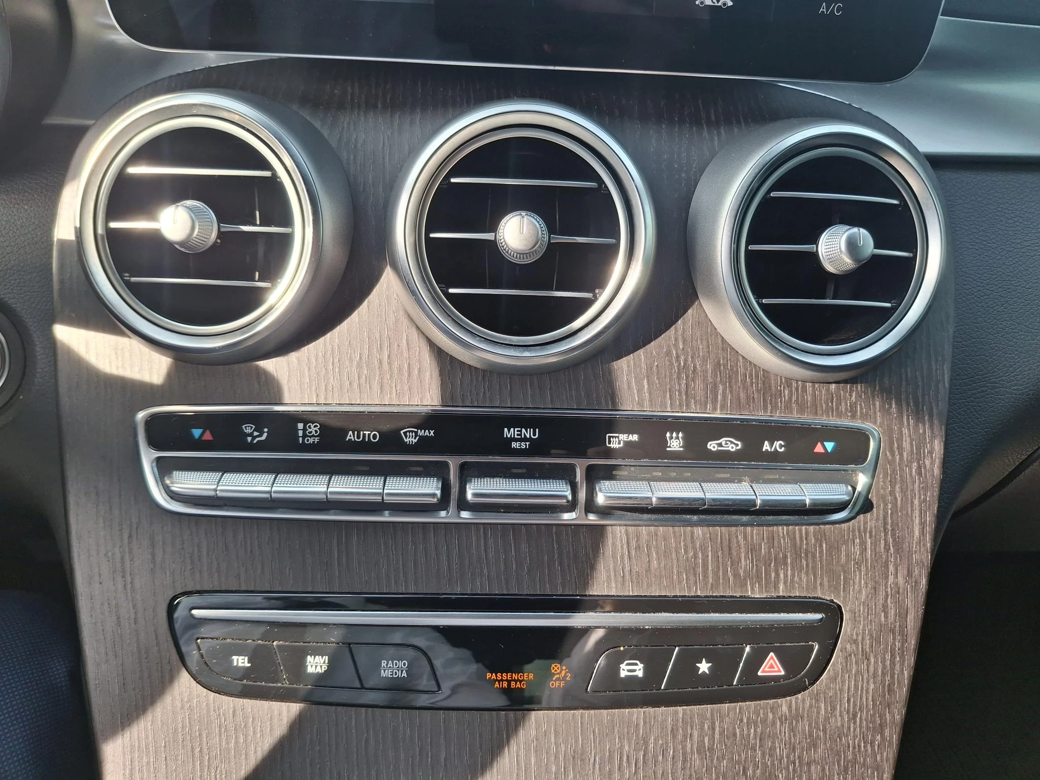 Mercedes-Benz-GLC-image-16
