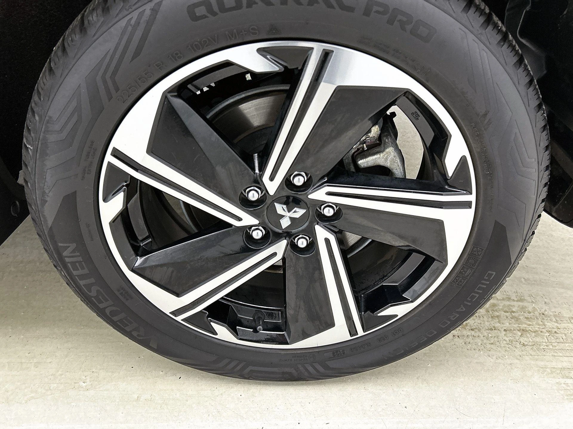 Mitsubishi-Eclipse Cross-image-31