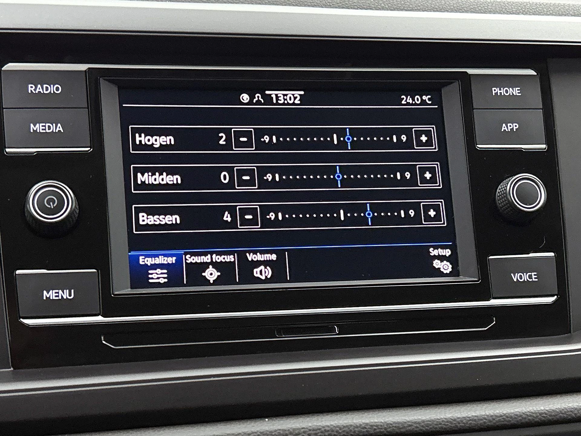 Volkswagen-Polo-image-11