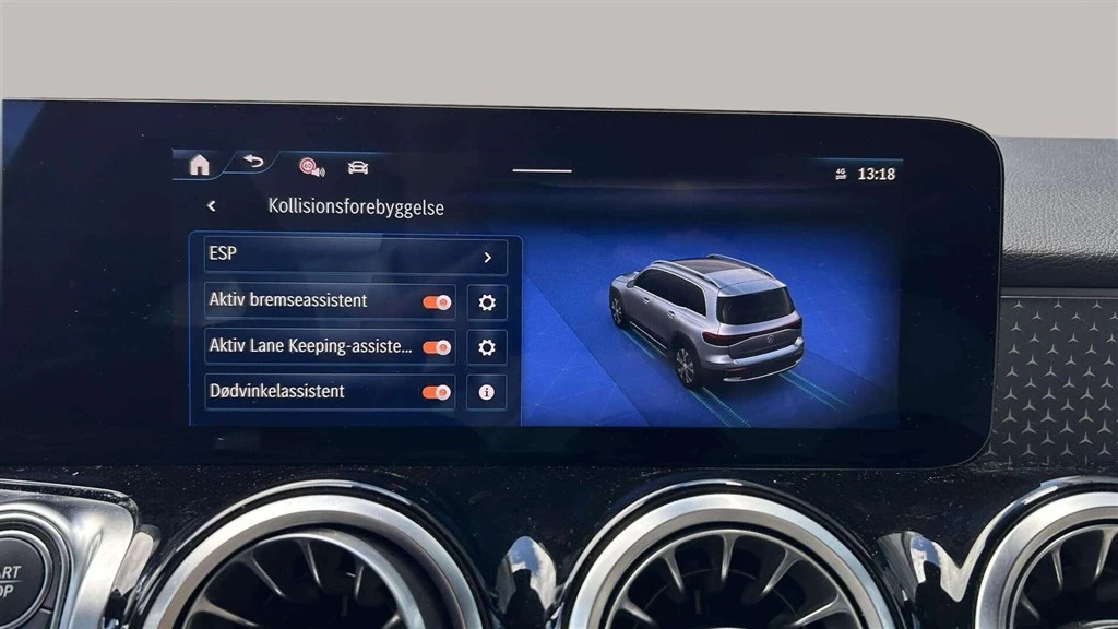 Mercedes-Benz-EQB-image-15