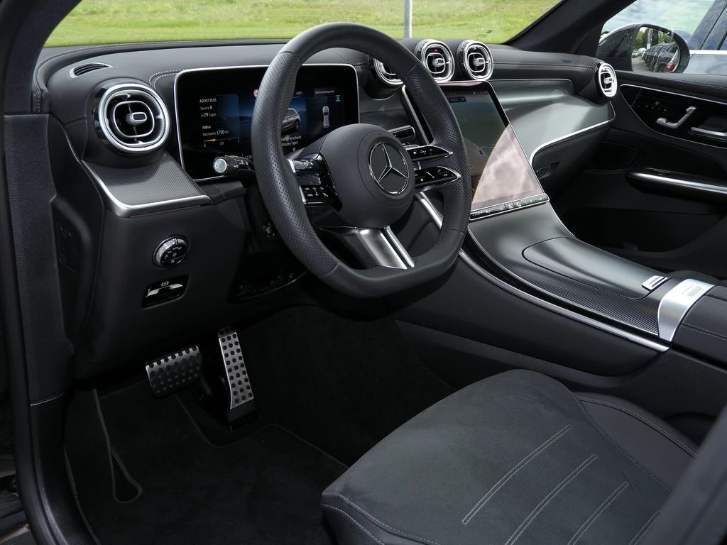 Mercedes-Benz-GLC 220 d-image-8