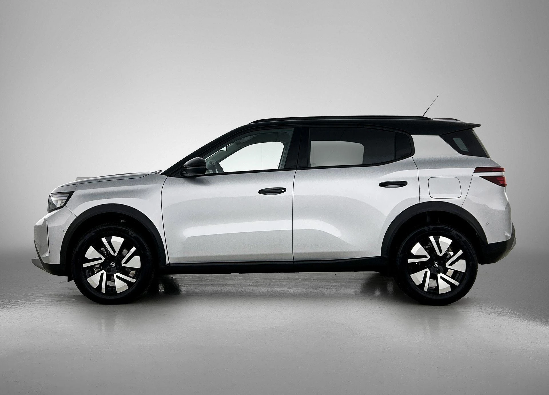 Opel-Frontera-image-1