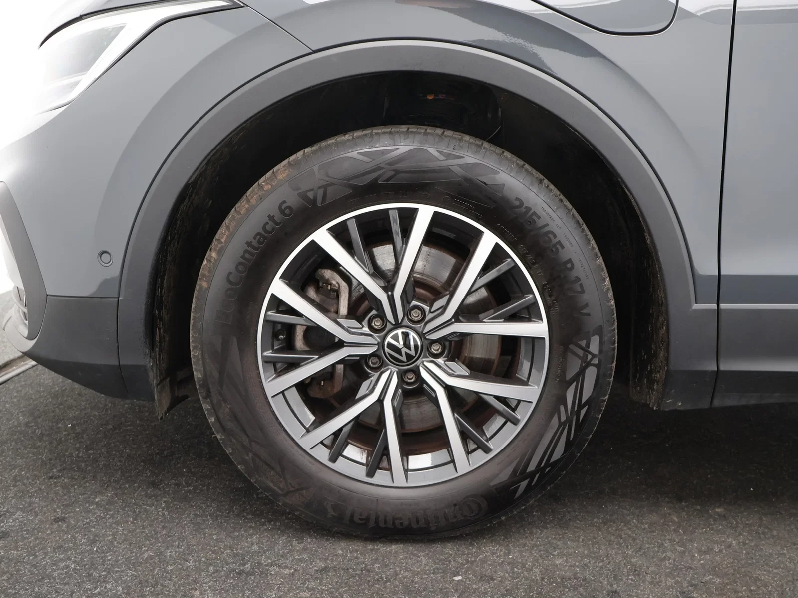 Volkswagen-Tiguan-image-24