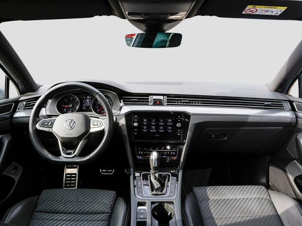 Volkswagen-Passat-image-11