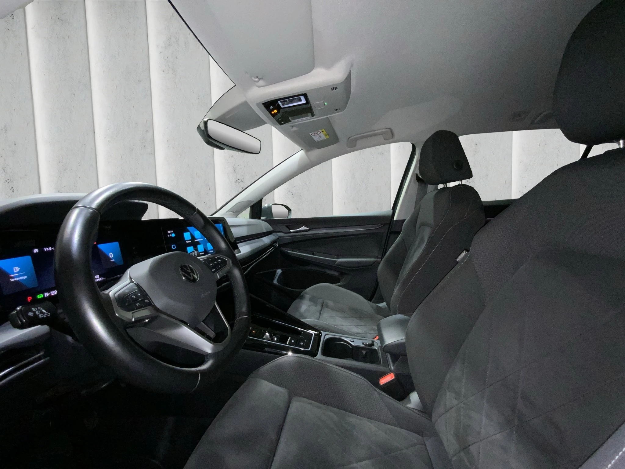 Volkswagen-Golf-image-9