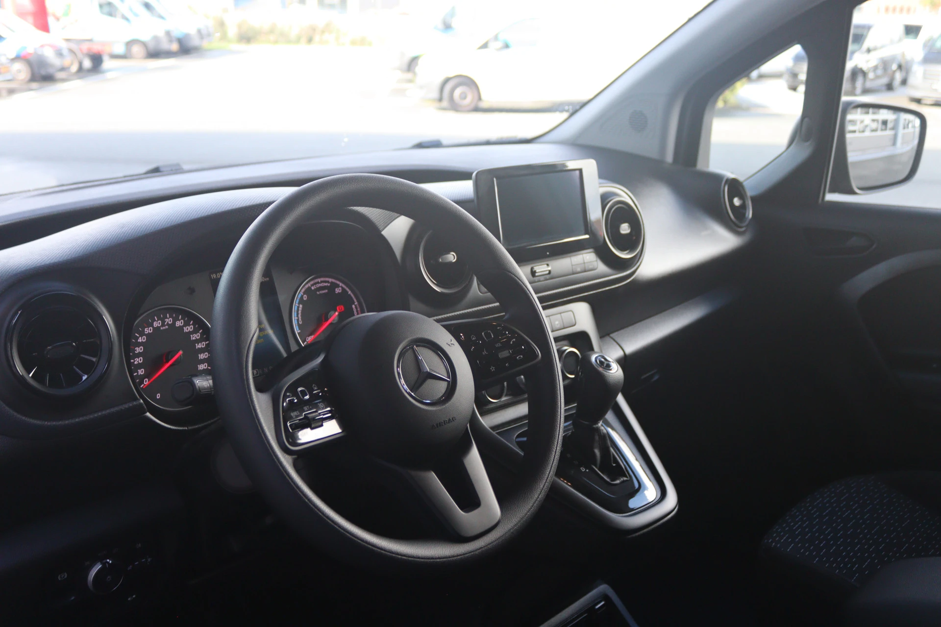 Mercedes-Benz-eCitan-image-4