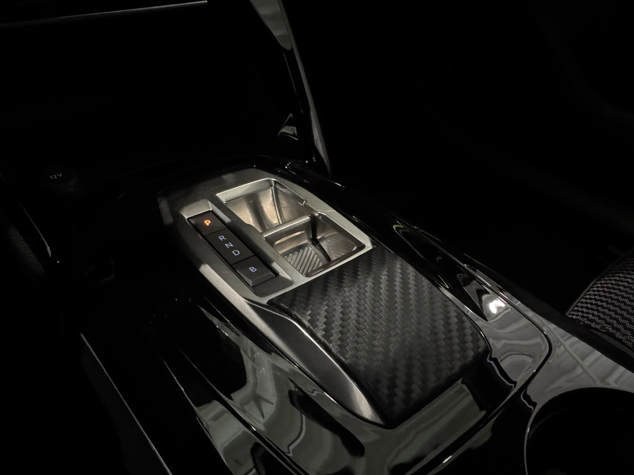 Peugeot-e-208-image-19