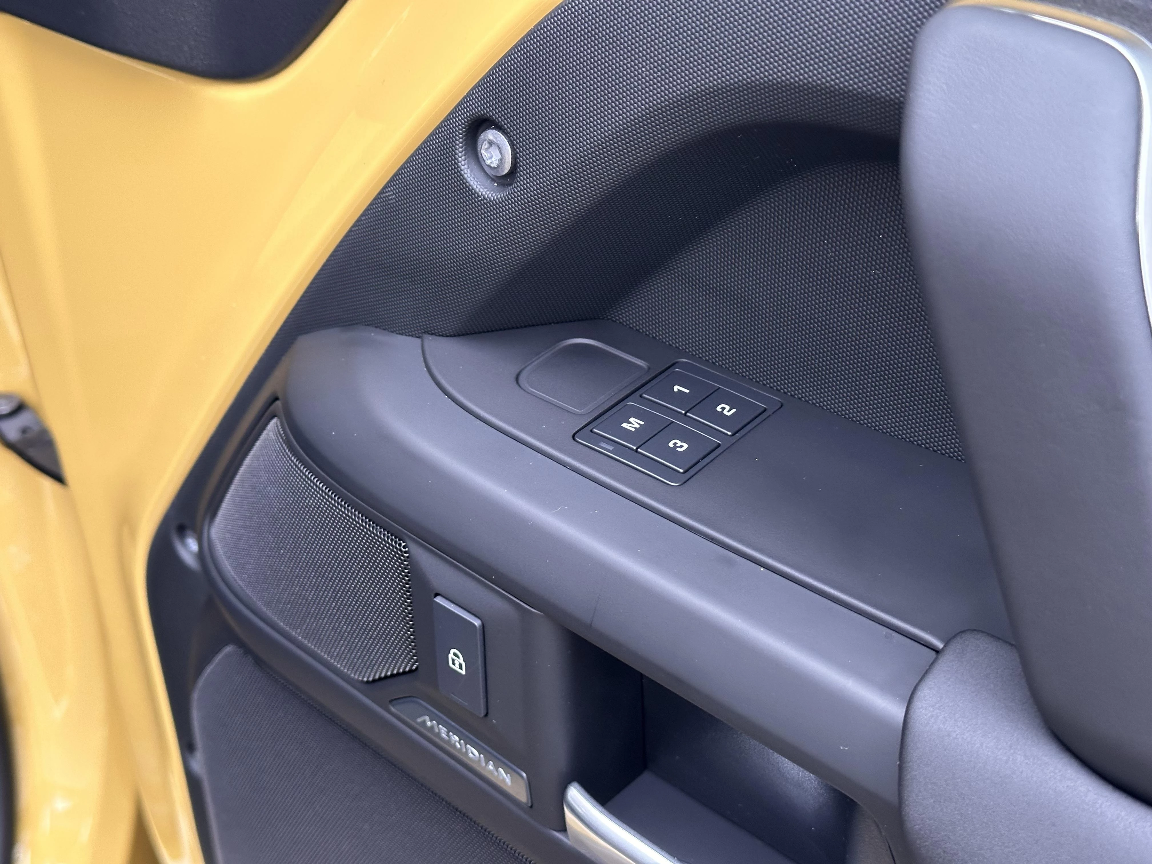 Land Rover-Defender-image-26