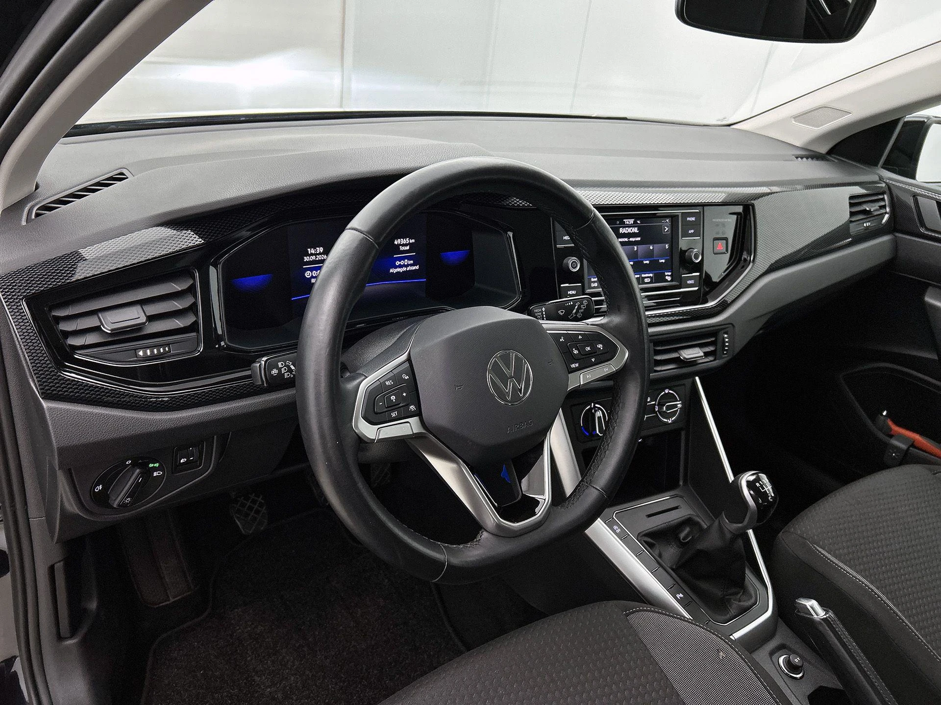 Volkswagen-Polo-image-16