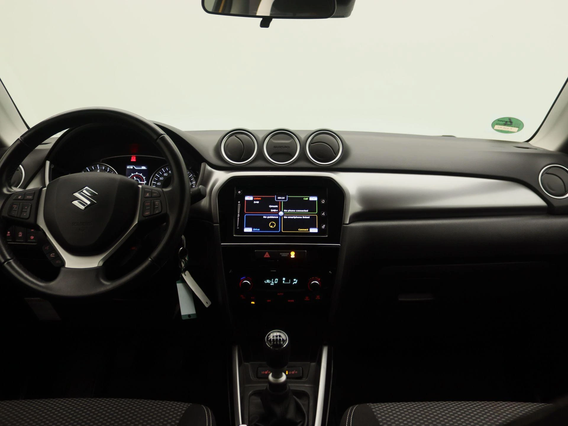 Suzuki-Vitara-image-6