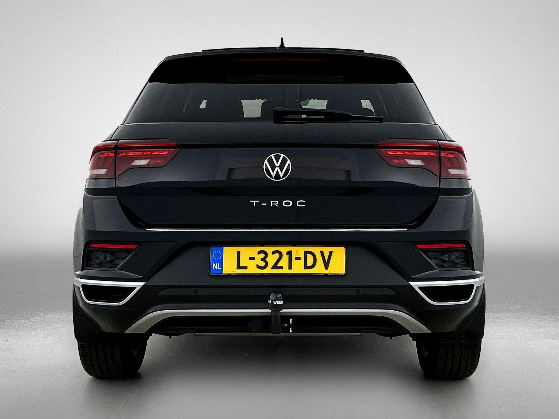 Volkswagen-T-Roc-image-2