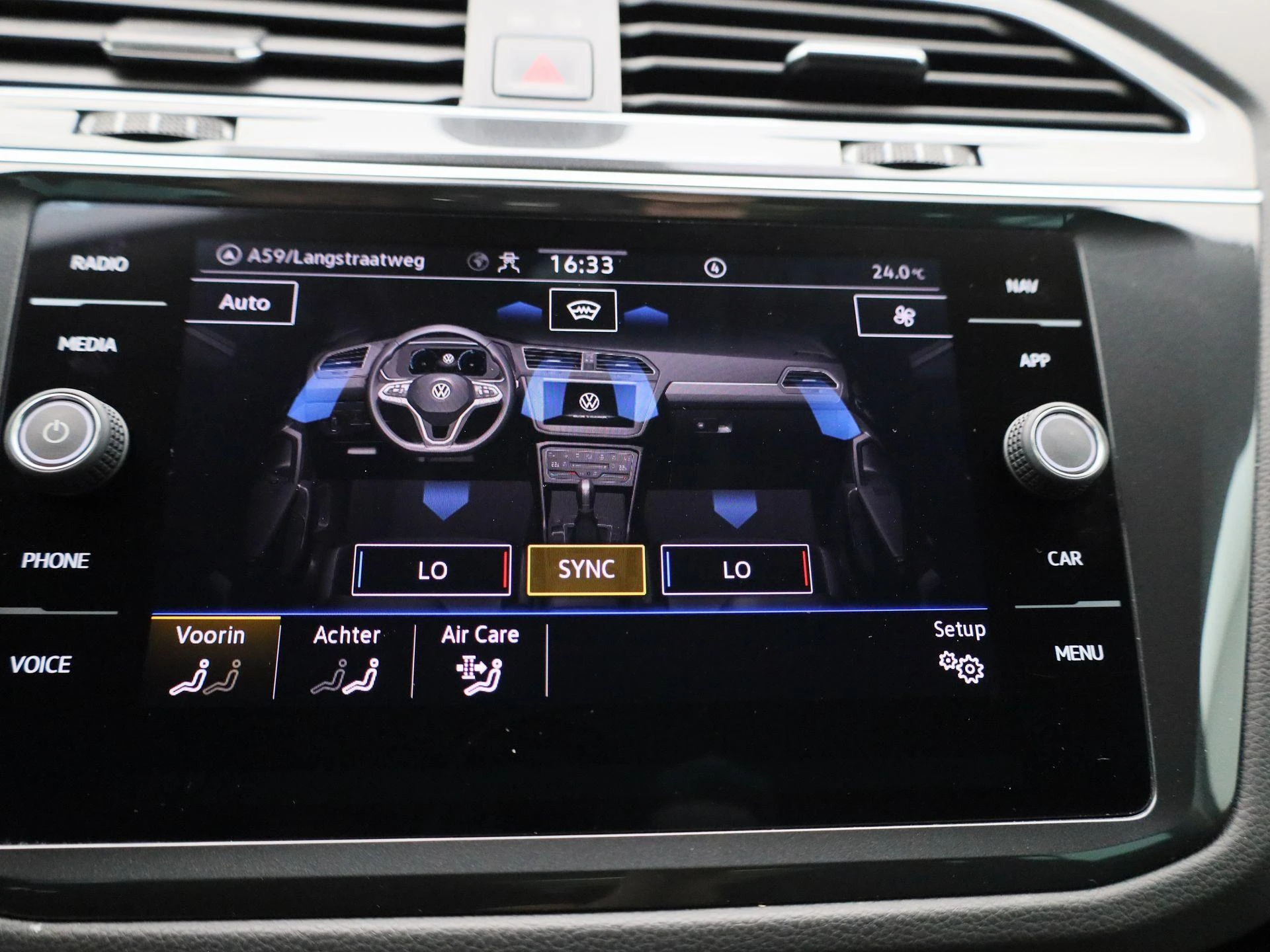 Volkswagen-Tiguan-image-29