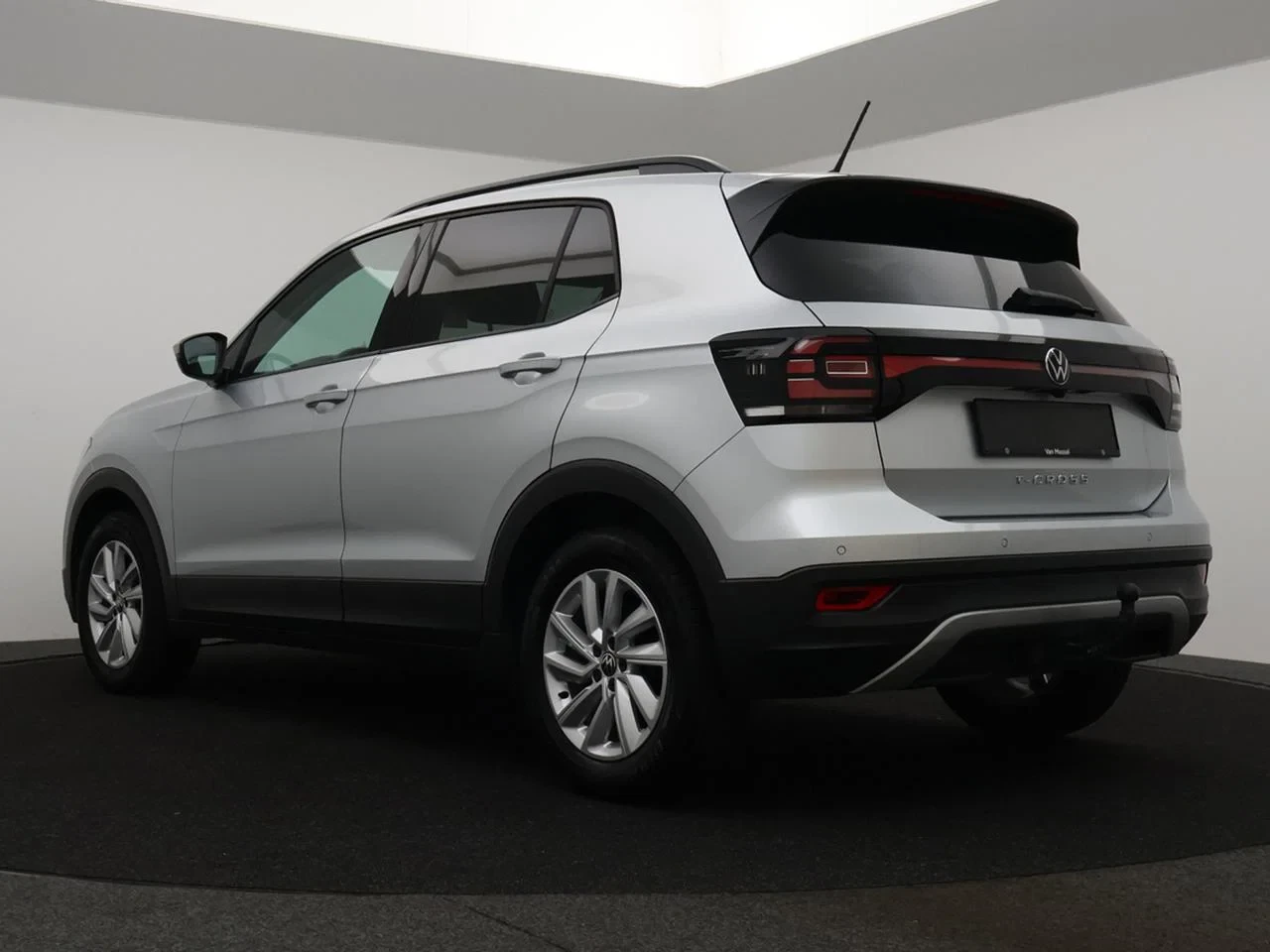 Volkswagen-T-Cross-image-2