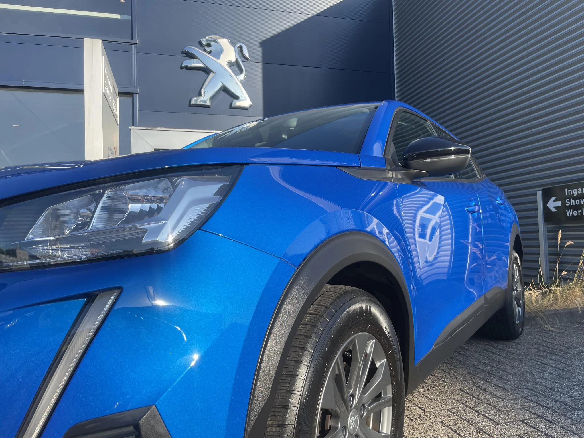 Peugeot-2008-image-2
