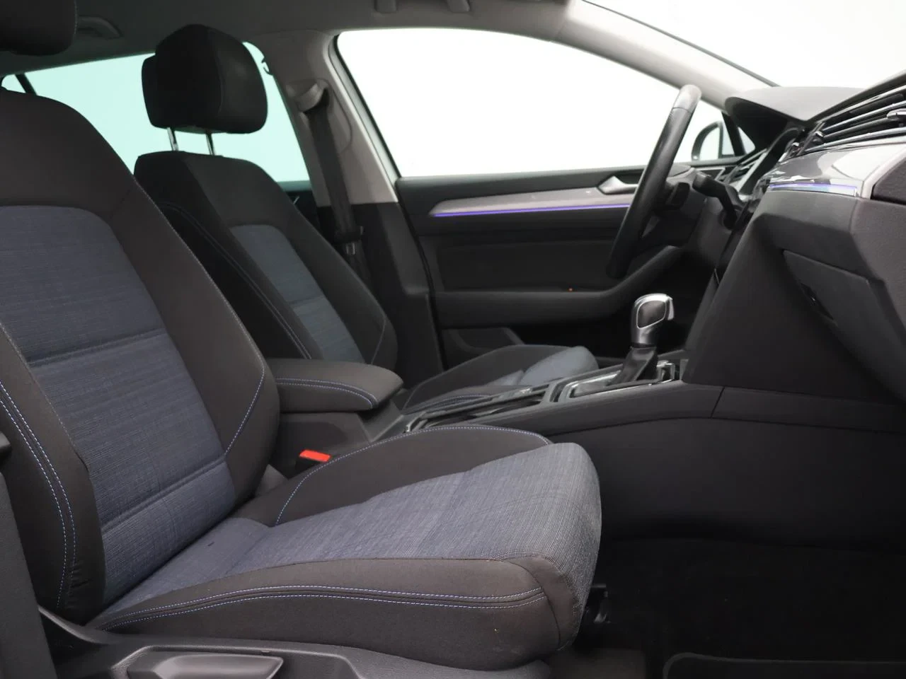 Volkswagen-Passat-image-9