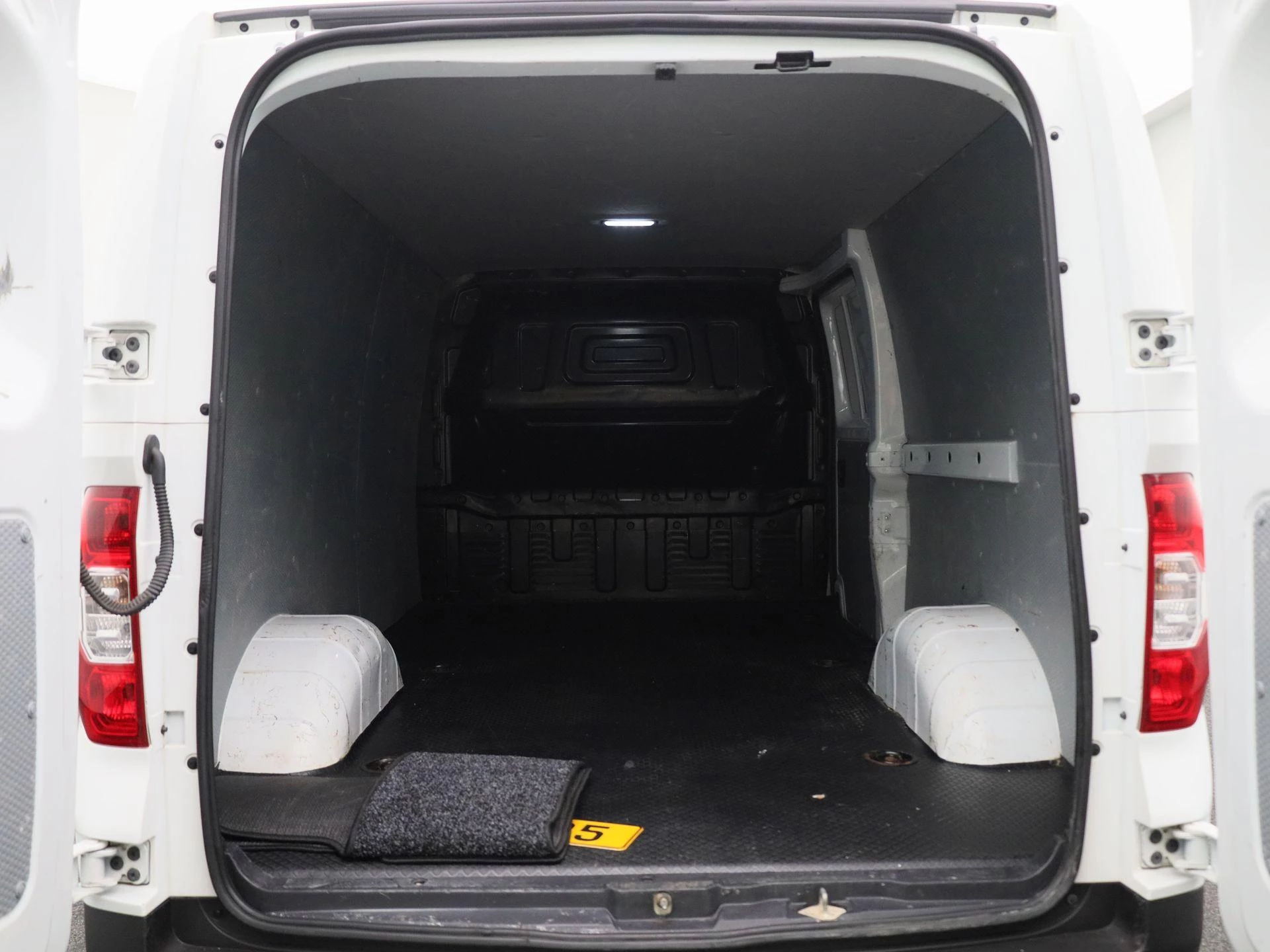 Maxus-eDeliver3-image-13