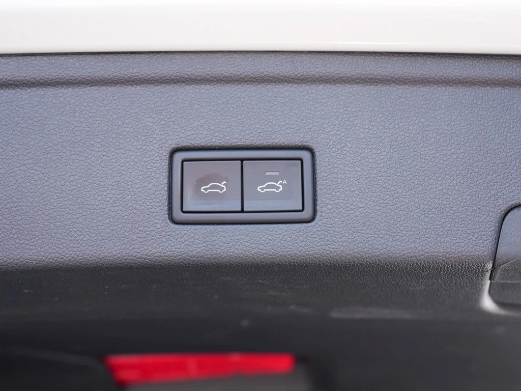 Volkswagen-Touareg-image-20