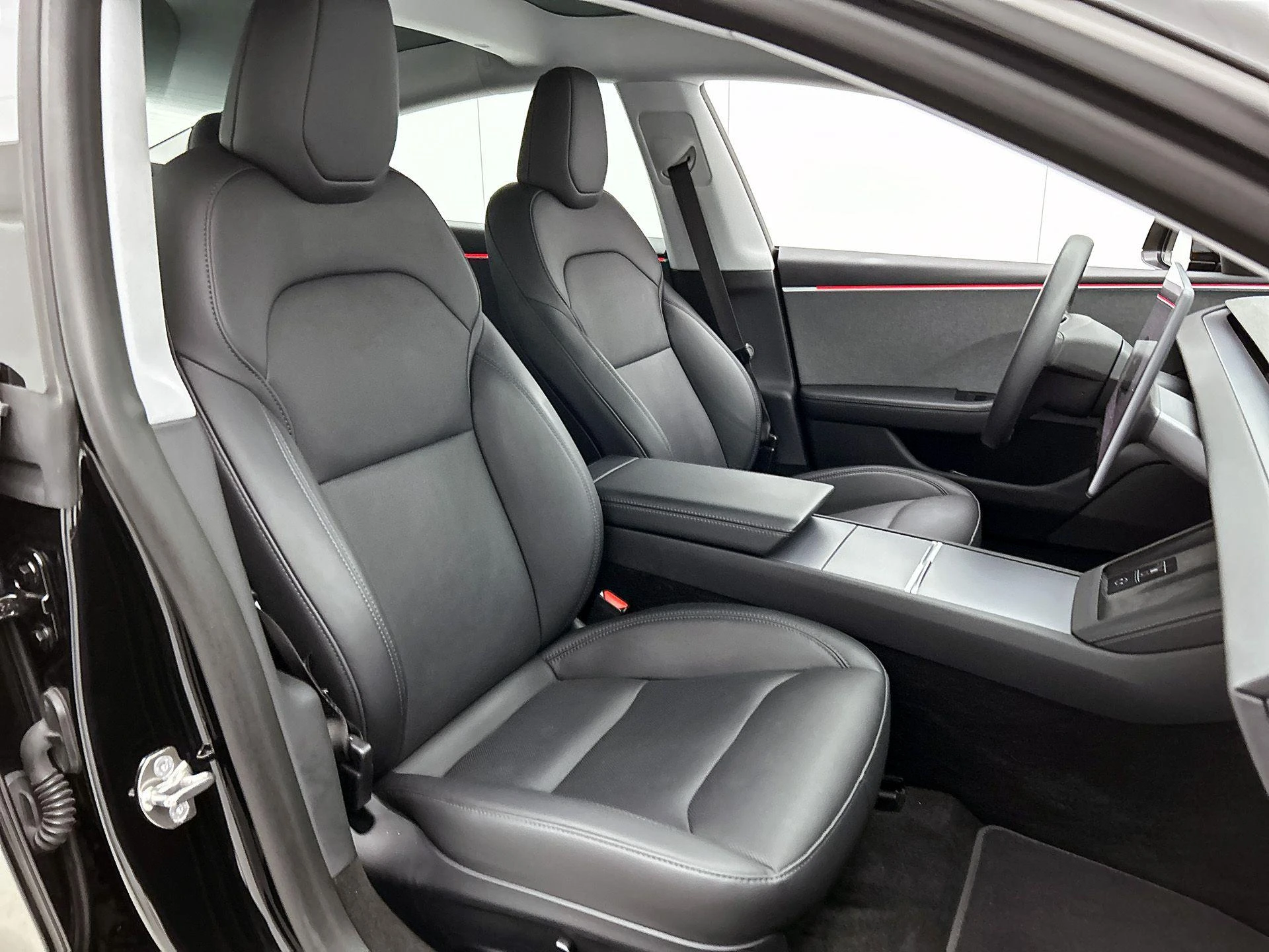Tesla-Model 3-image-38